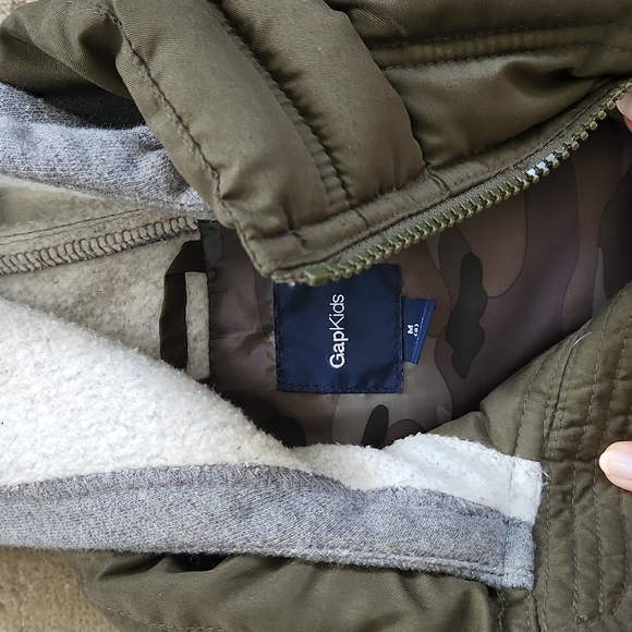 Gap Puffer Vest - Picture 5 of 11